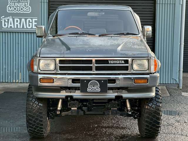 Toyota Hilux Surf 2
