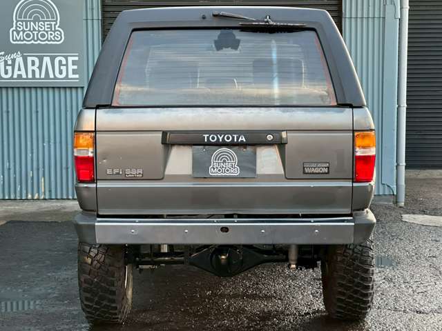 Toyota Hilux Surf 6
