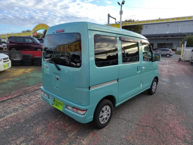 Toyota Pixis Van 11