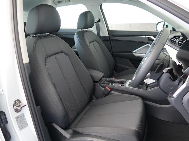 Audi Q3 10