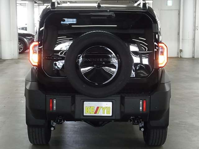 Toyota Land Cruiser FJ 10