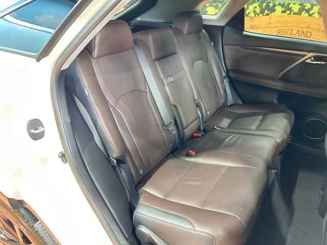 Lexus RX 9