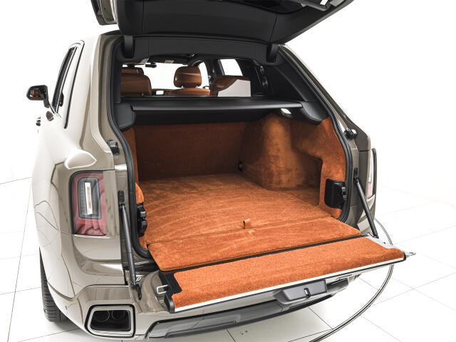 Rolls-Royce ブラックバッジカリナン 11