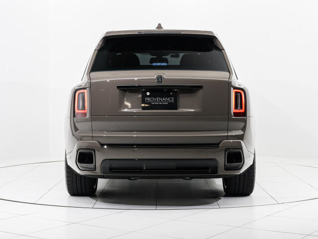 Rolls-Royce ブラックバッジカリナン 4
