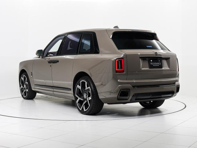 Rolls-Royce ブラックバッジカリナン 6