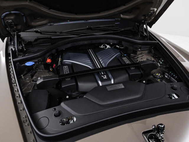 Rolls-Royce ブラックバッジカリナン 9