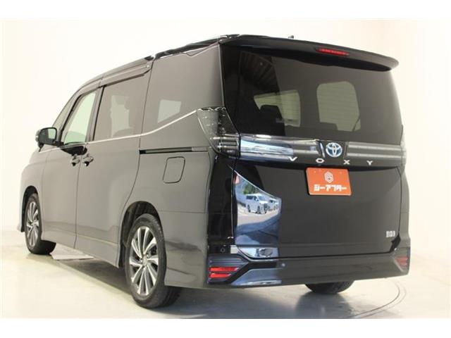 Toyota Voxy 10