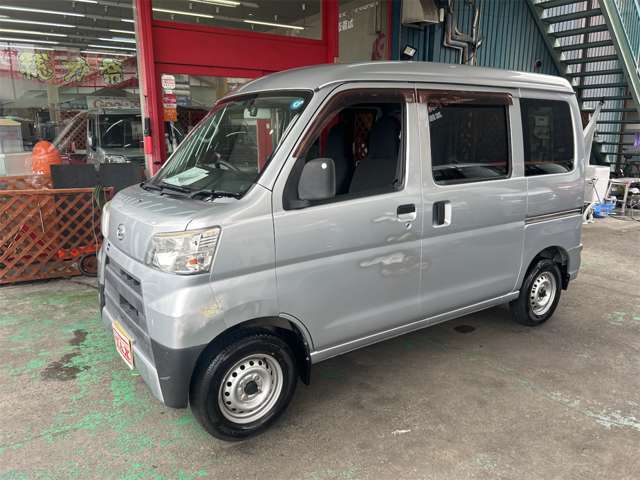 Daihatsu Hijet Cargo 11