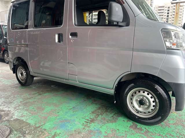 Daihatsu Hijet Cargo 7