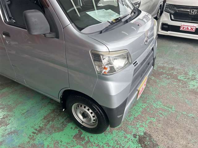 Daihatsu Hijet Cargo 8