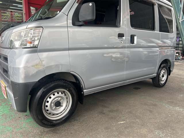 Daihatsu Hijet Cargo 10