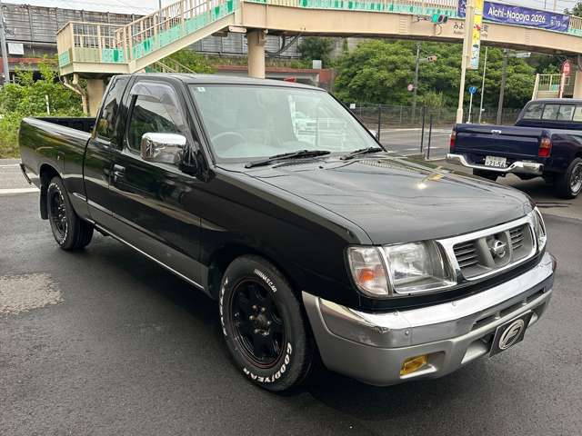 Nissan Datsun 4