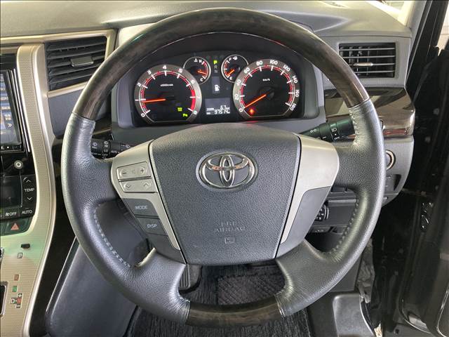 Toyota Alphard 11