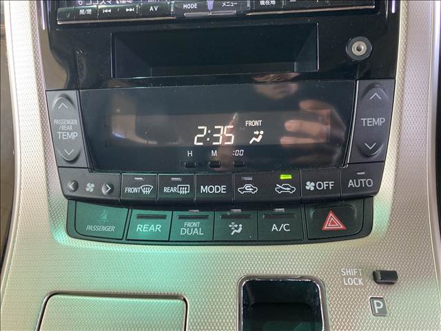 Toyota Alphard 9