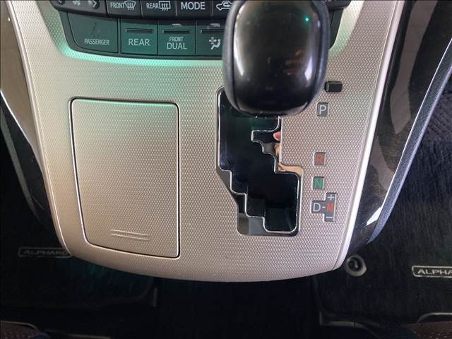 Toyota Alphard 10