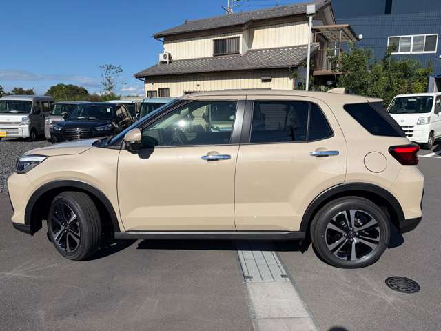 Daihatsu Rocky 11