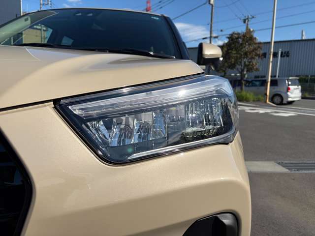 Daihatsu Rocky 12