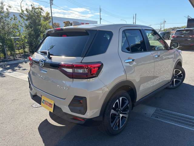 Daihatsu Rocky 8