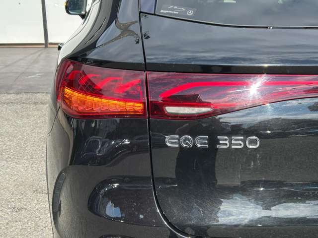 Mercedes-Benz EQE SUV 11