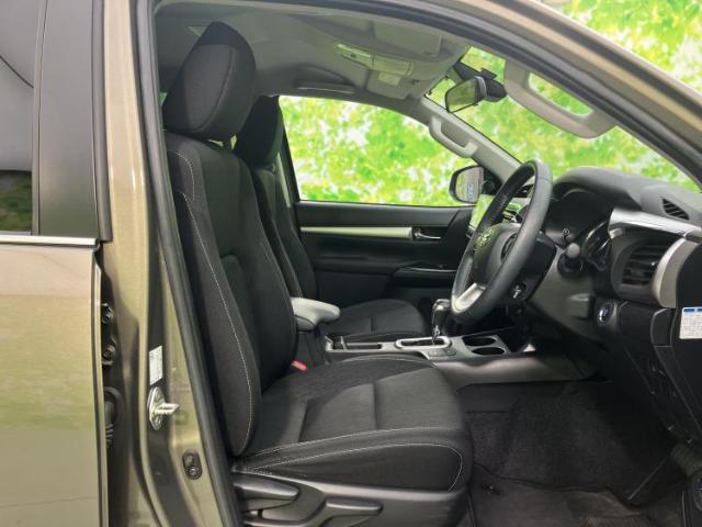 Toyota Hilux 2