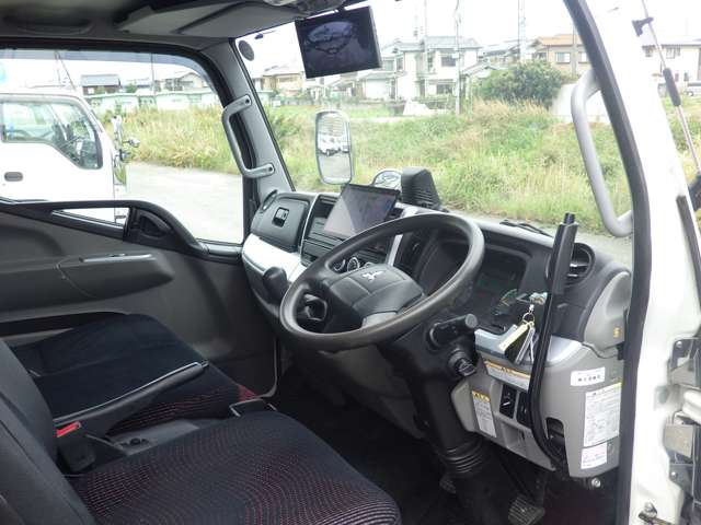 Mitsubishi Fuso Canter 9