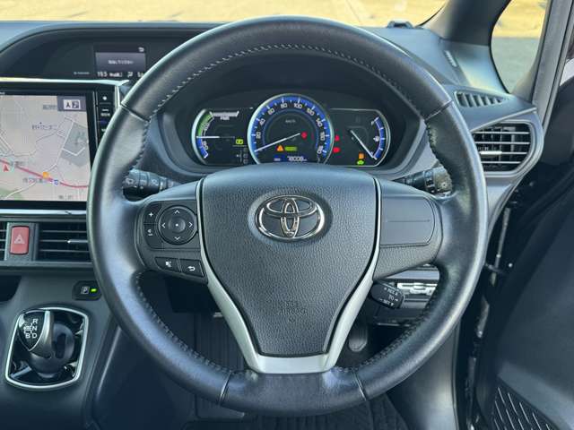 Toyota Voxy 11