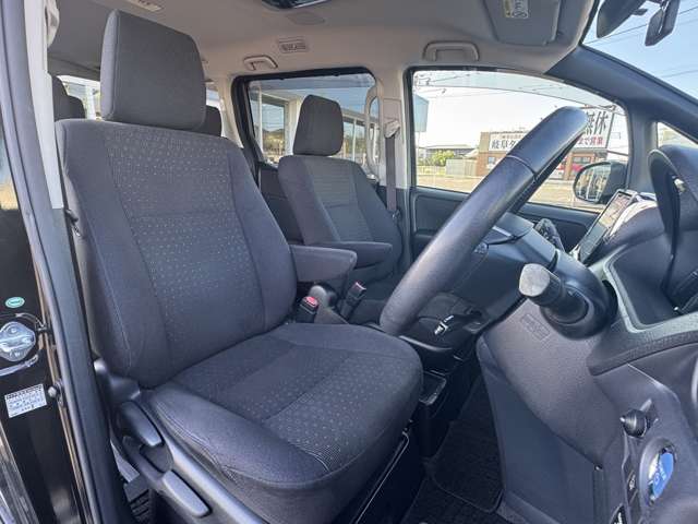 Toyota Voxy 8