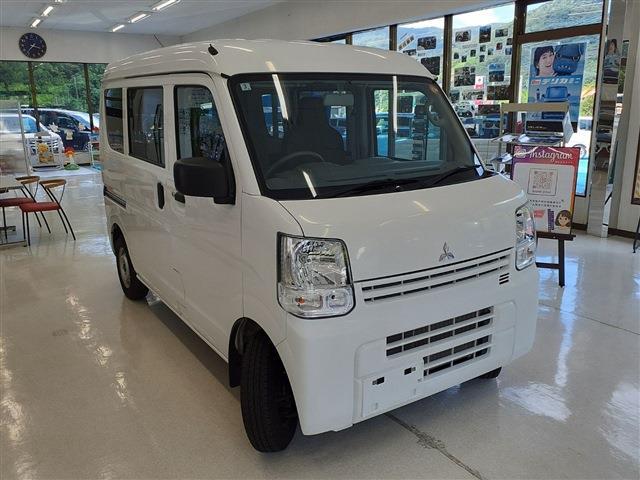 Mitsubishi Minicab Van 3