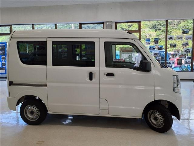 Mitsubishi Minicab Van 4