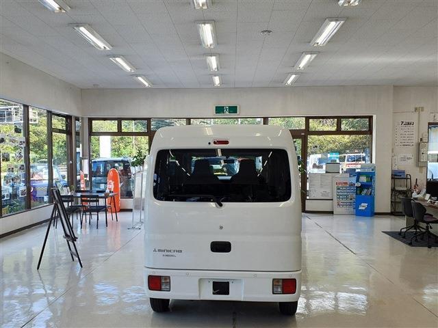 Mitsubishi Minicab Van 6