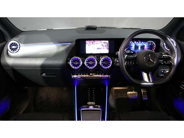 Mercedes-Benz GLA-Class 2