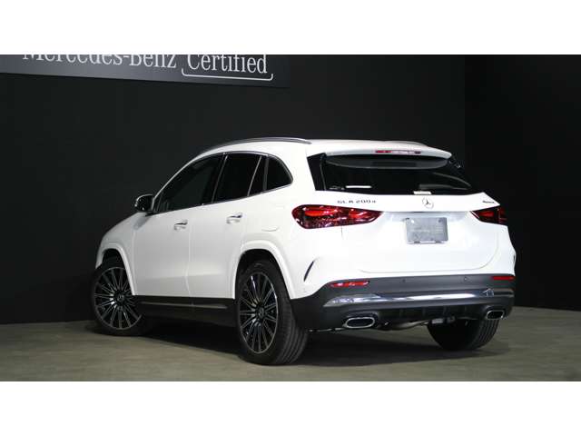 Mercedes-Benz GLA-Class 6