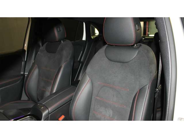 Mercedes-Benz GLA-Class 8