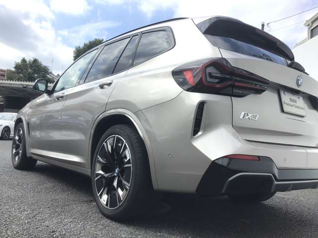 BMW iX3 10
