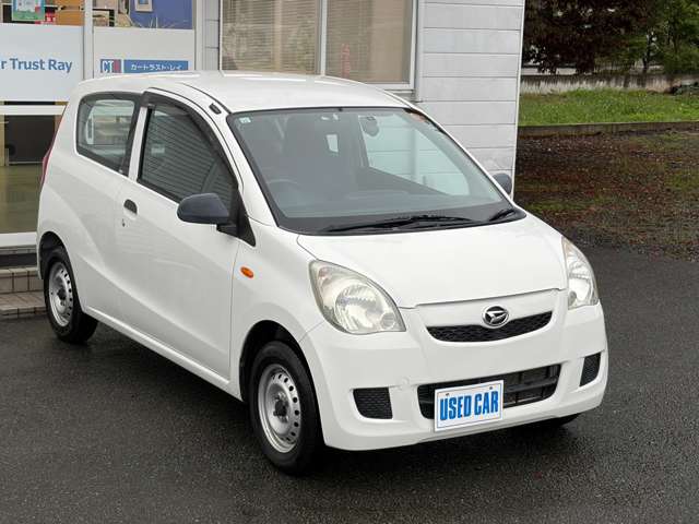 Daihatsu Mira 12