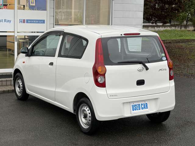 Daihatsu Mira 8