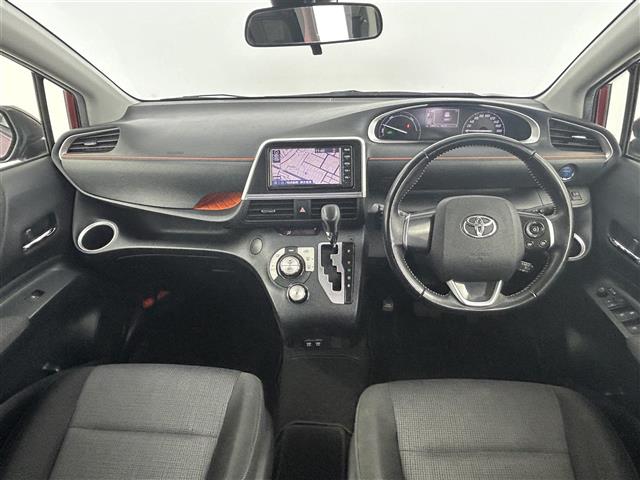 Toyota Sienta 3