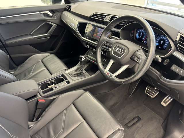 Audi Q3 12