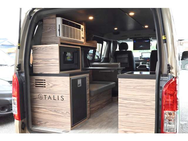 Toyota Hiace Van 2