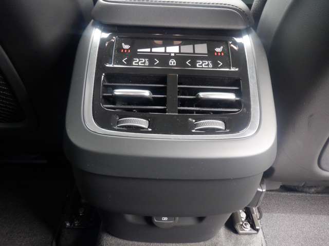Volvo XC60 8