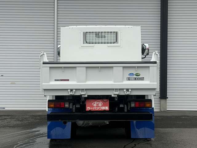 Mitsubishi Fuso Canter 9