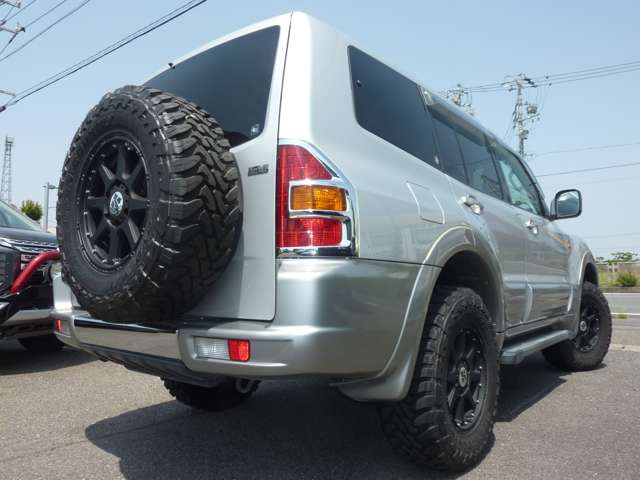 Mitsubishi Pajero 5