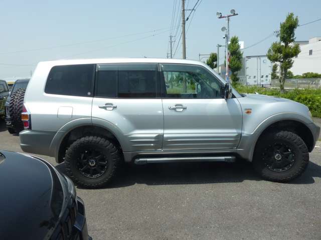 Mitsubishi Pajero 6