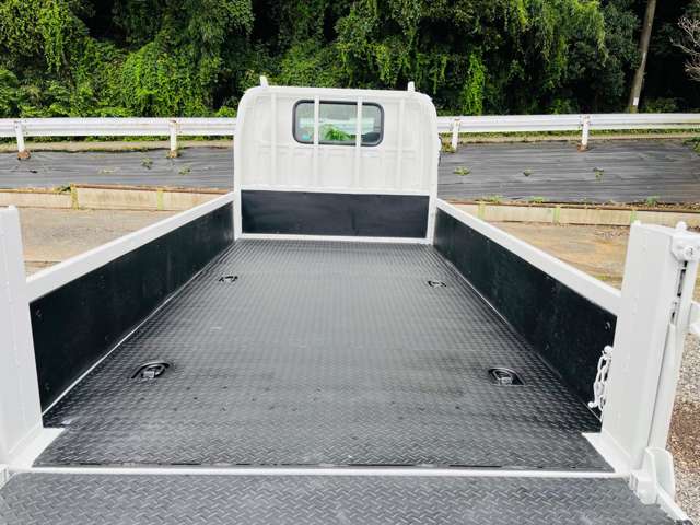 Isuzu Elf 12