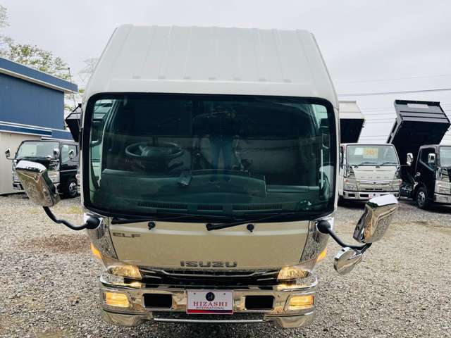 Isuzu Elf 4