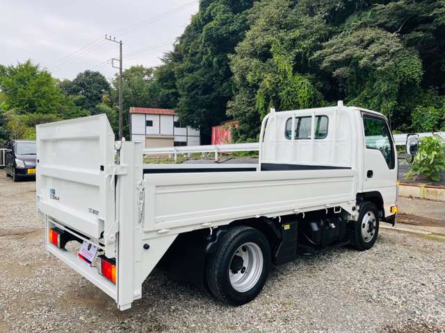 Isuzu Elf 8