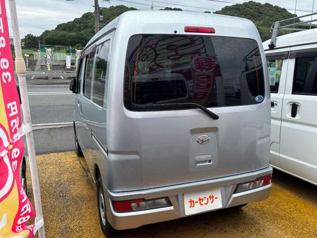 Daihatsu Hijet Cargo 11