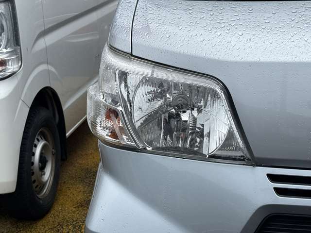 Daihatsu Hijet Cargo 12