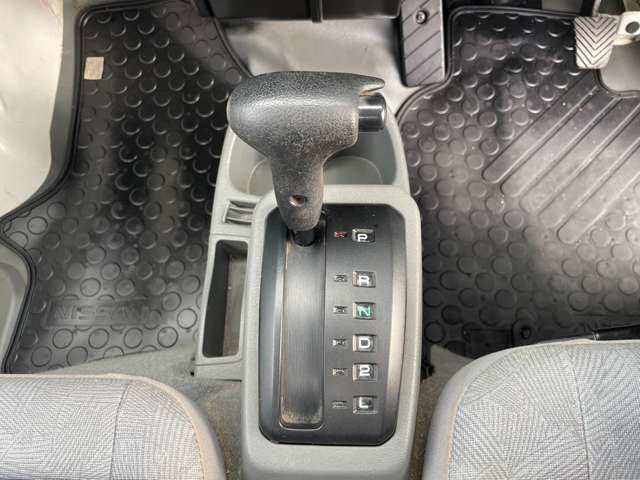Nissan Clipper Truck 12
