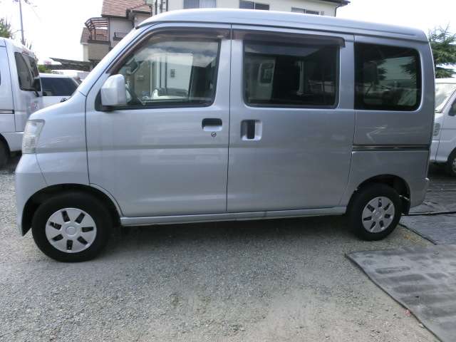Daihatsu Hijet Cargo 5
